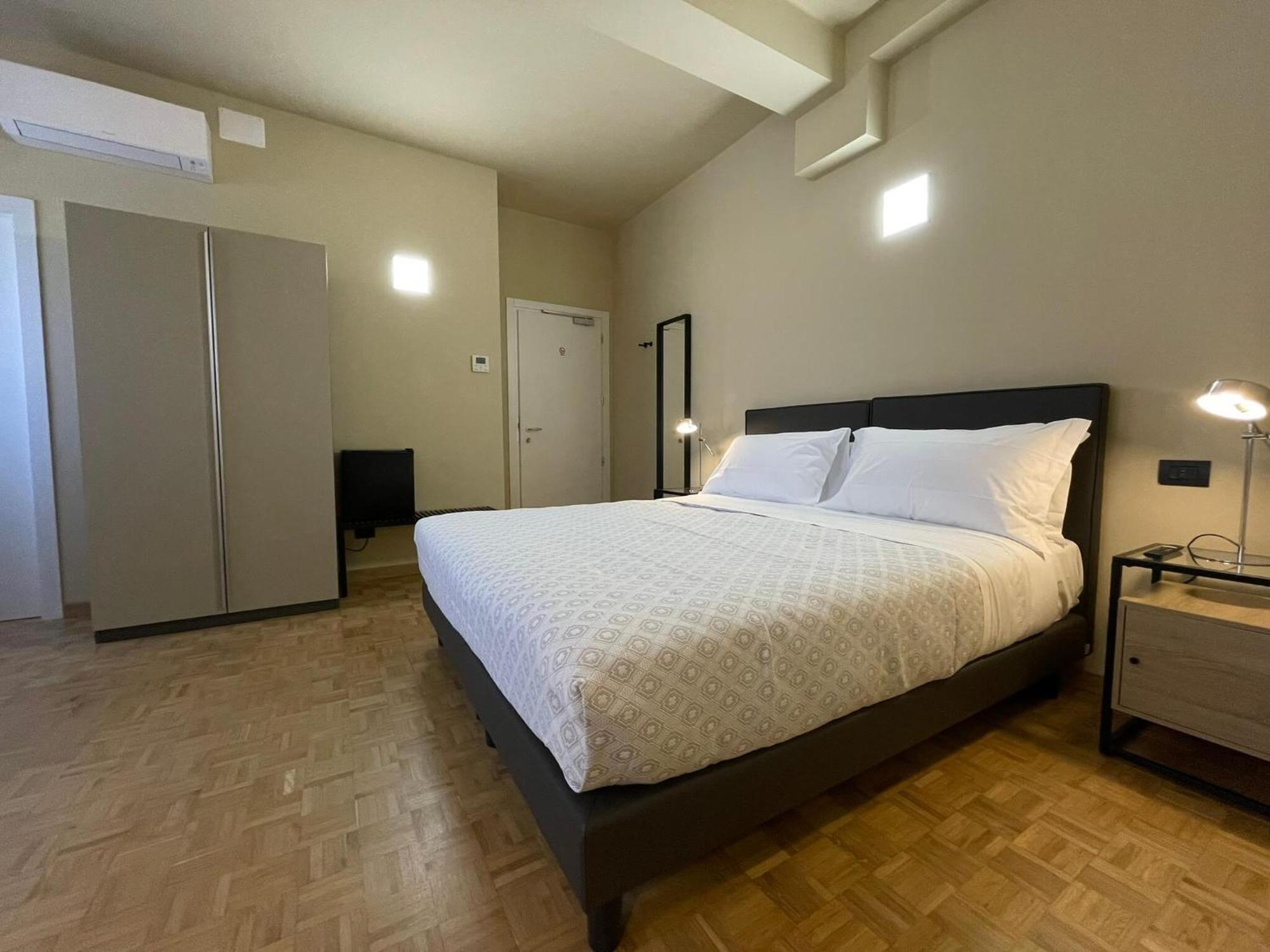La Galleria Lodge Parma Exteriör bild