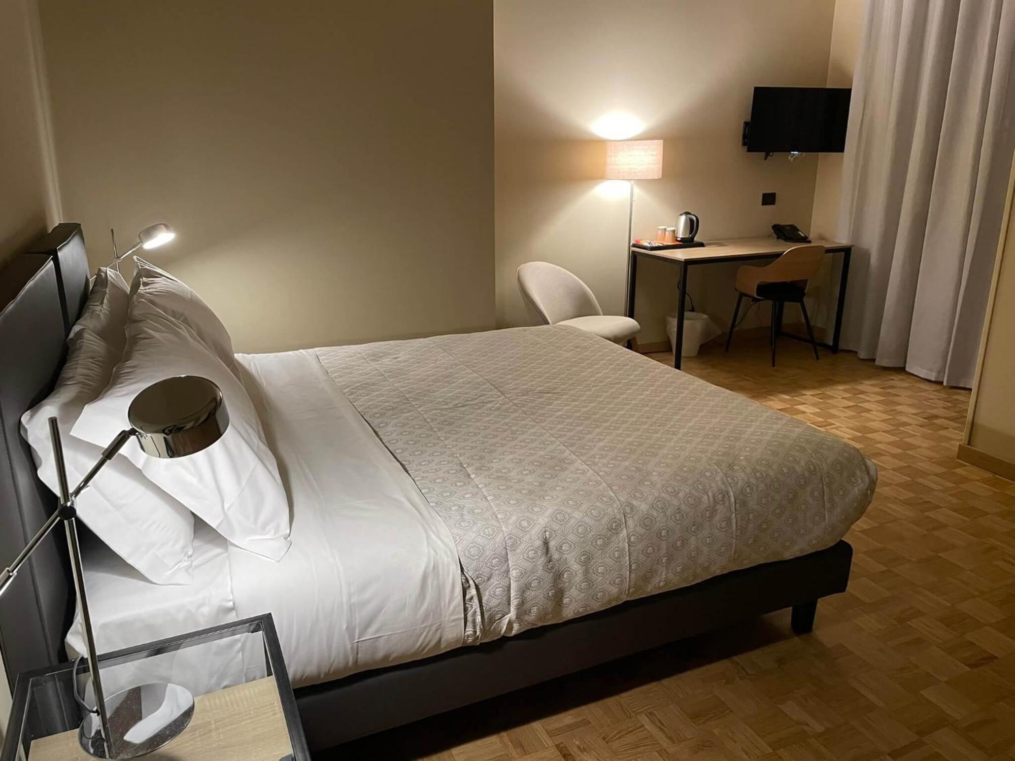 La Galleria Lodge Parma Exteriör bild