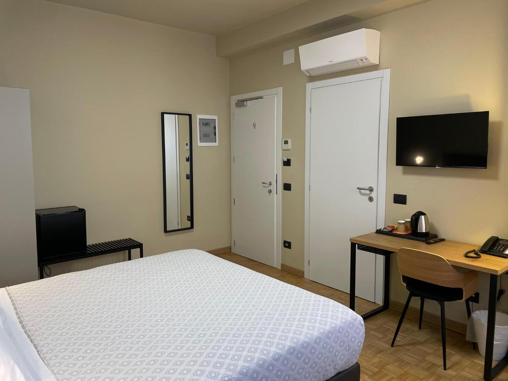 La Galleria Lodge Parma Exteriör bild