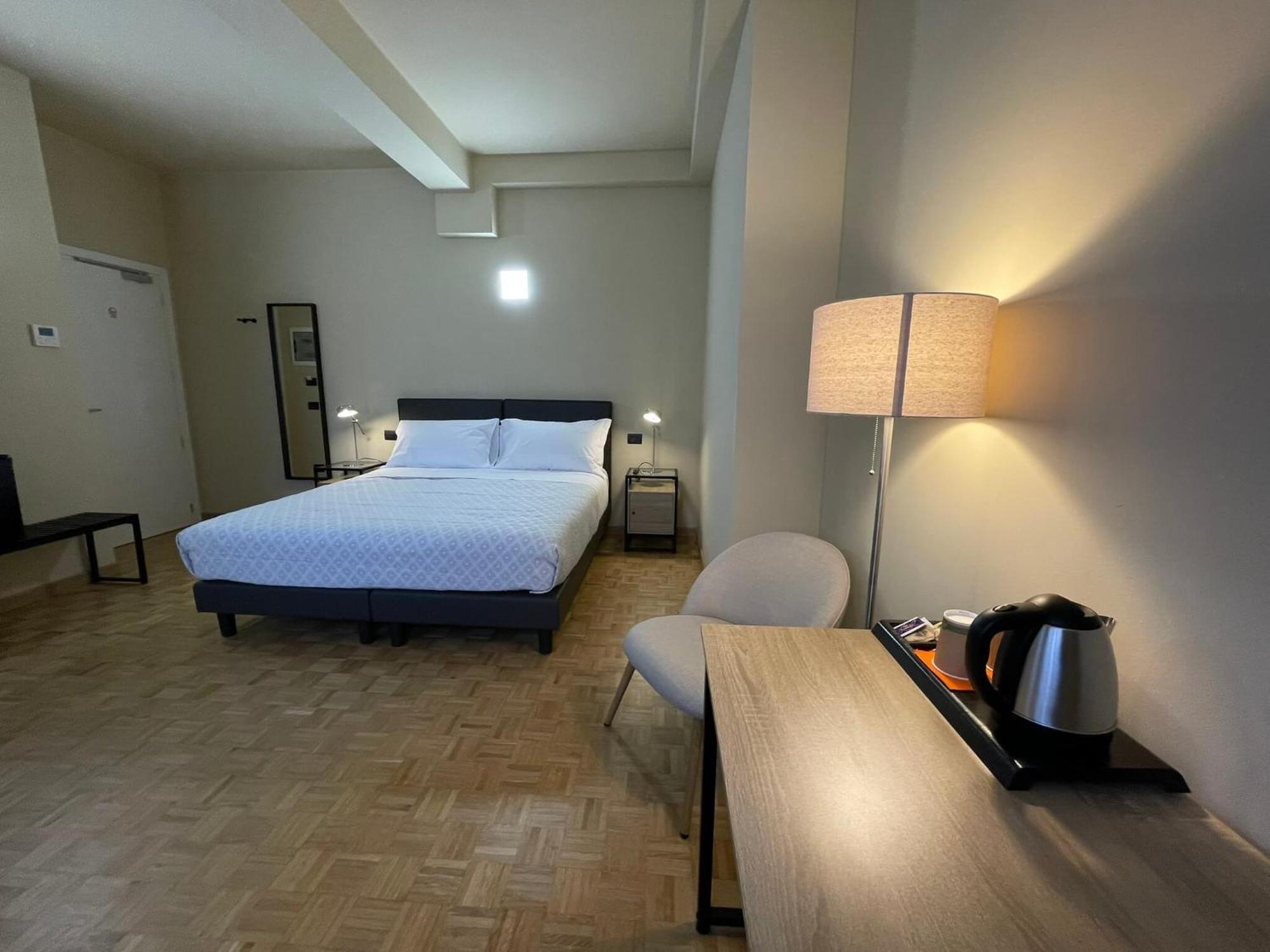 La Galleria Lodge Parma Exteriör bild